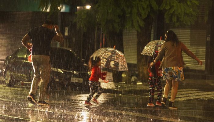 Foto: Ricardo Marajó/Prefeitura de Curitiba Após chuvas nos últimos dias, Dia das Crianças terá novas tempestades no Paraná